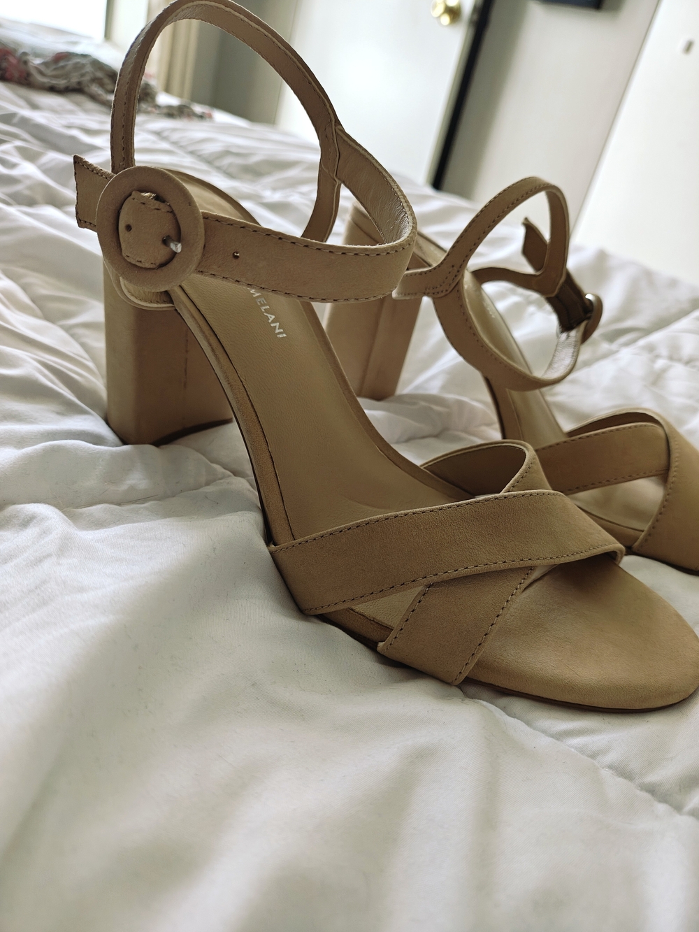 Antonio Melani Nude Beige Leather Sandals - Size 8M - Picture 2 of 4